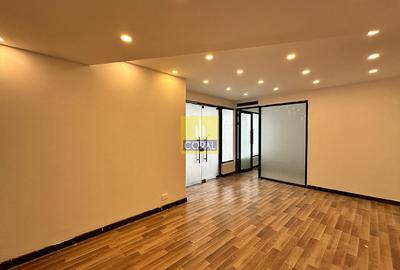 Office in Kilimani - 2