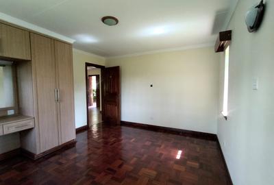 5 Bed Townhouse with En Suite in Runda