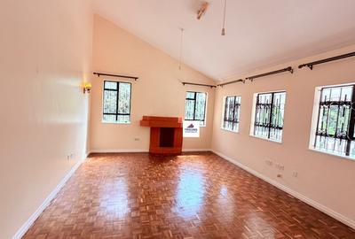 5 Bed House with En Suite in Runda - 2