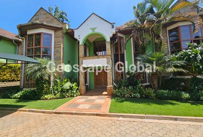 5 Bed House with En Suite in Runda