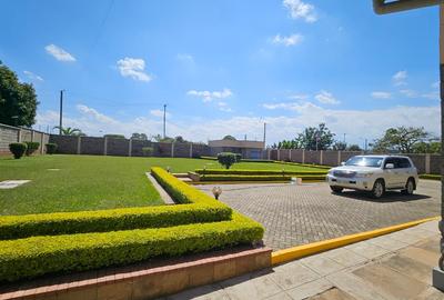 5 Bed Villa with En Suite in Runda - 2