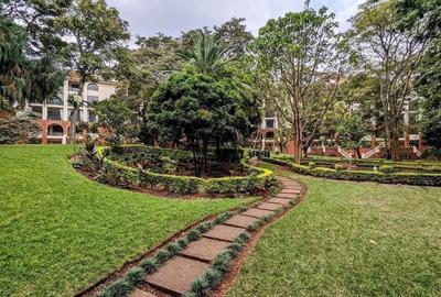 3 Bed Apartment with En Suite in Riverside - 2