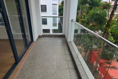 2 Bed Apartment with En Suite in Lavington
