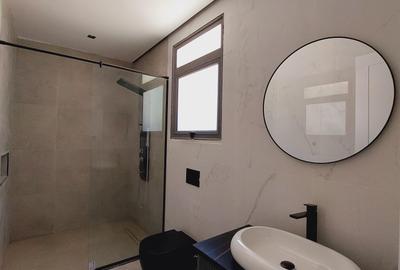 5 Bed Townhouse with En Suite in Lavington