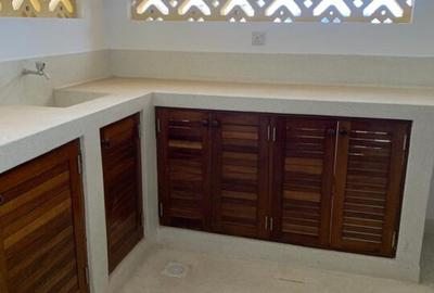 4 Bed Apartment with En Suite at As68-1933 - 4