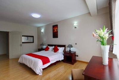 Serviced 2 Bed Apartment with En Suite at School Lane