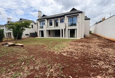 5 Bed Villa with En Suite in Runda