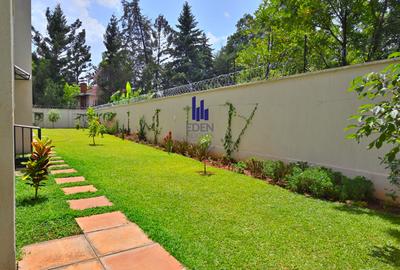6 Bed Townhouse with En Suite in Lavington - 3