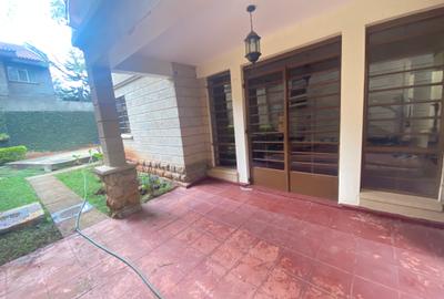 5 Bed Townhouse with En Suite in Lavington