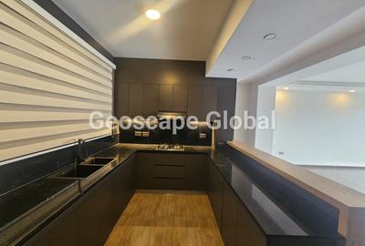 3 Bed Apartment with En Suite in Brookside - 4