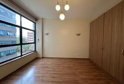 4 Bed Apartment with En Suite in Westlands Area - 4