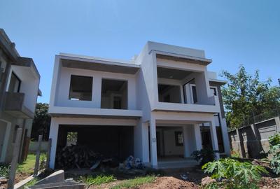 4 Bed Townhouse with En Suite at Lakers Road