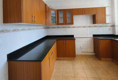 3 Bed Apartment with En Suite in Kilimani