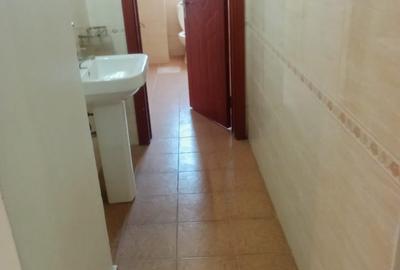 5 Bed Townhouse with En Suite in Westlands Area