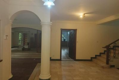 4 Bed Townhouse with En Suite at Hillview - 2