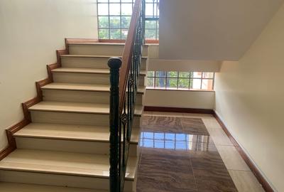 5 Bed House with En Suite in Thigiri
