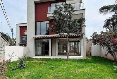 5 Bed Townhouse with En Suite at Lavington