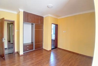 5 Bed Townhouse with En Suite at 827 - 4