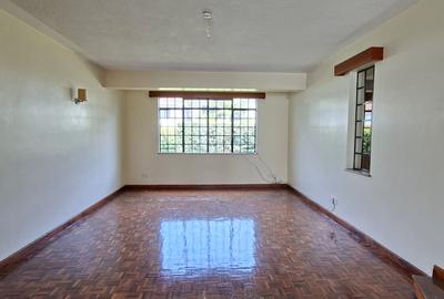 4 Bed Townhouse with En Suite in Spring Valley - 3