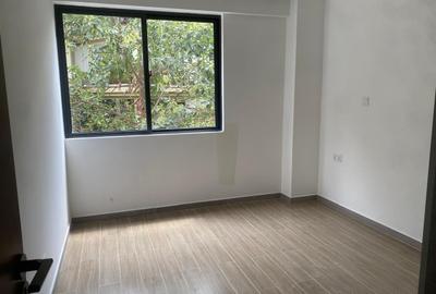 Serviced 2 Bed Apartment with En Suite at Riverside Drive