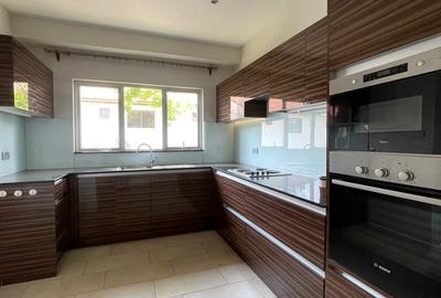 Serviced 3 Bed Apartment with En Suite in Westlands Area