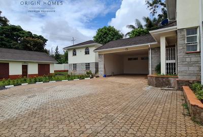 4 Bed House with En Suite at Runda