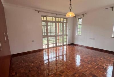 4 Bed Townhouse with En Suite in Loresho - 3