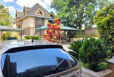 5 Bed Townhouse with En Suite at Lavington Green