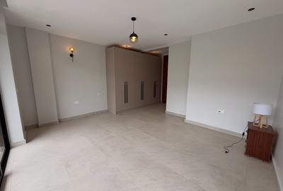 5 Bed Villa with En Suite at Tree Lane - 4