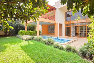 5 Bed Townhouse with En Suite at Lavington Green - 2
