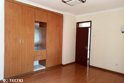 4 Bed Townhouse with En Suite at Off Mimosa Rd - 4