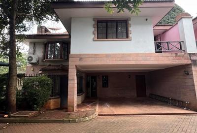4 Bed Townhouse with En Suite in General Mathenge