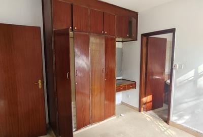 1 Bed Apartment with En Suite in Kilimani - 3