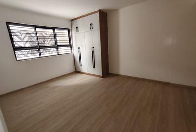 3 Bed Apartment with Borehole in Parklands - 4