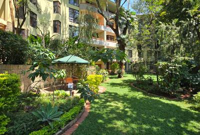 4 Bed Apartment with En Suite in Riverside - 2