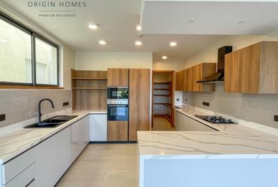 4 Bed Apartment with En Suite at Peponi Road - 2