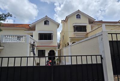 5 Bed Townhouse with En Suite at Lavington Green