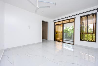 3 Bed Apartment with En Suite at Bungalows Road - 3