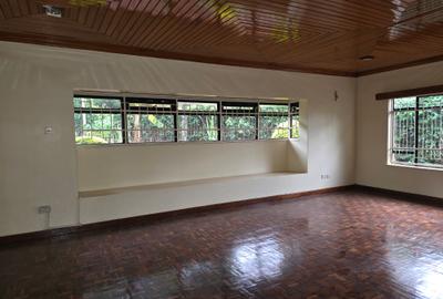 4 Bed House with En Suite in Nyari - 4