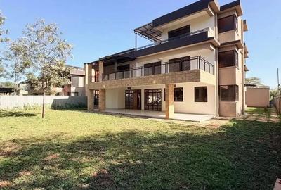 6 Bed House with En Suite at Mukoma