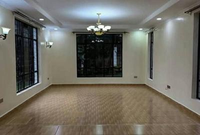 4 Bed House with En Suite in Runda - 2