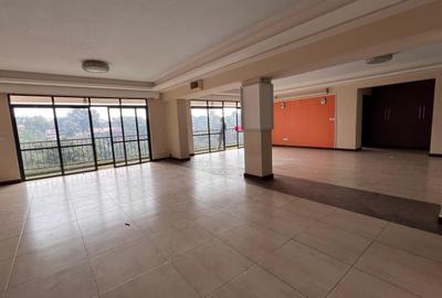 Serviced 6 Bed Apartment with En Suite in Parklands - 4