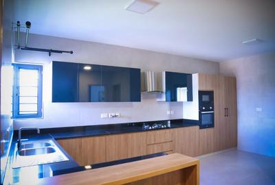 4 Bed Townhouse with En Suite in Langata - 3