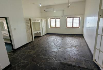 3 Bed House with En Suite at Greenwood - 3