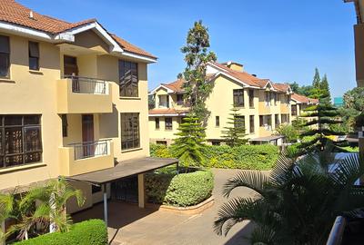 6 Bed Townhouse with En Suite at Lavington Green - 2