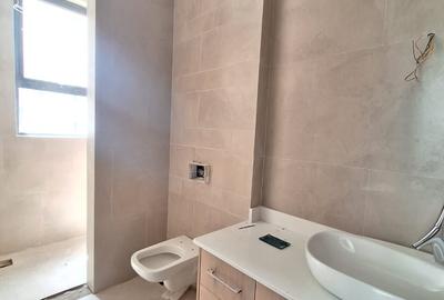 5 Bed Townhouse with En Suite at Lavington - 4