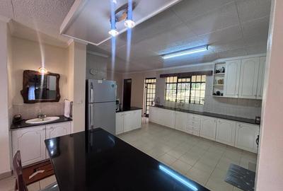 5 Bed Townhouse with En Suite in Nyari - 2