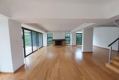 4 Bed Townhouse with Swimming Pool at Garden Estate