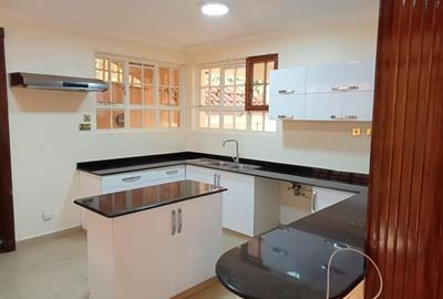 4 Bed Townhouse with En Suite at Kyuna - 4