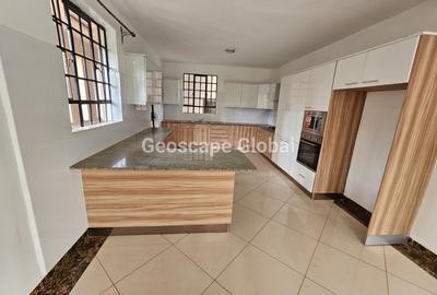 5 Bed House with En Suite in Kitisuru - 3
